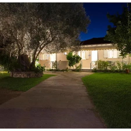 Aelia House - Elia